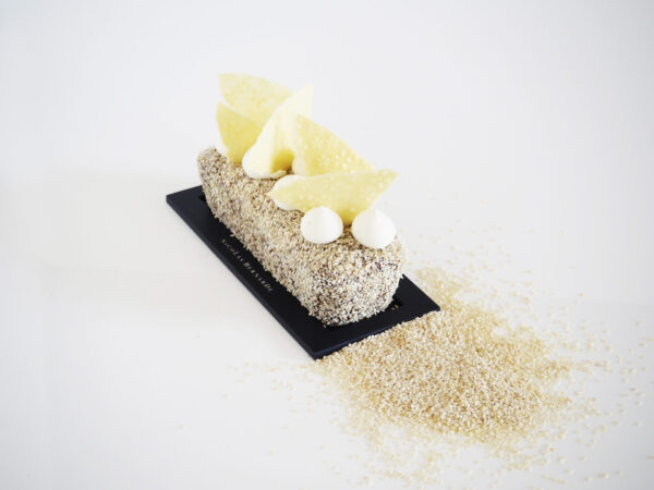 Cakissime sésame et pêches rôties
